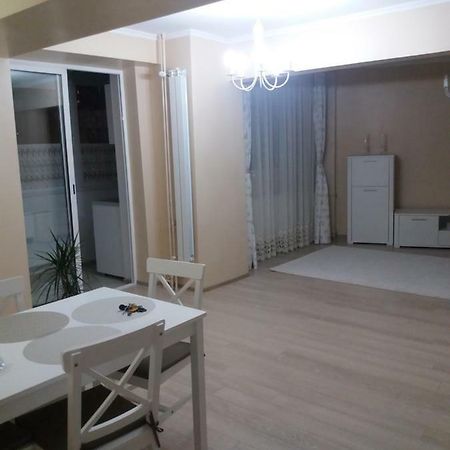 Juli'S Apartment 오라데아 외부 사진